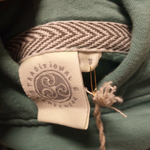 New Emerald Isle Hoodie Small - Picture 4 of 7